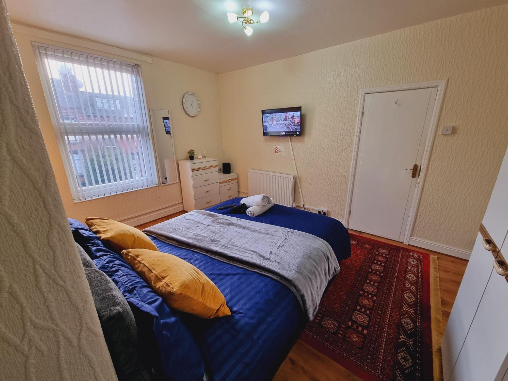 Spacious Two Bedroom House, Parking And Wifi Leeds  Bagian luar foto