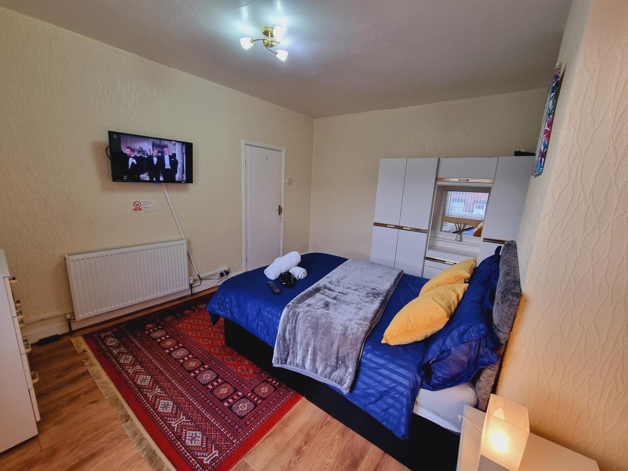 Spacious Two Bedroom House, Parking And Wifi Leeds  Bagian luar foto